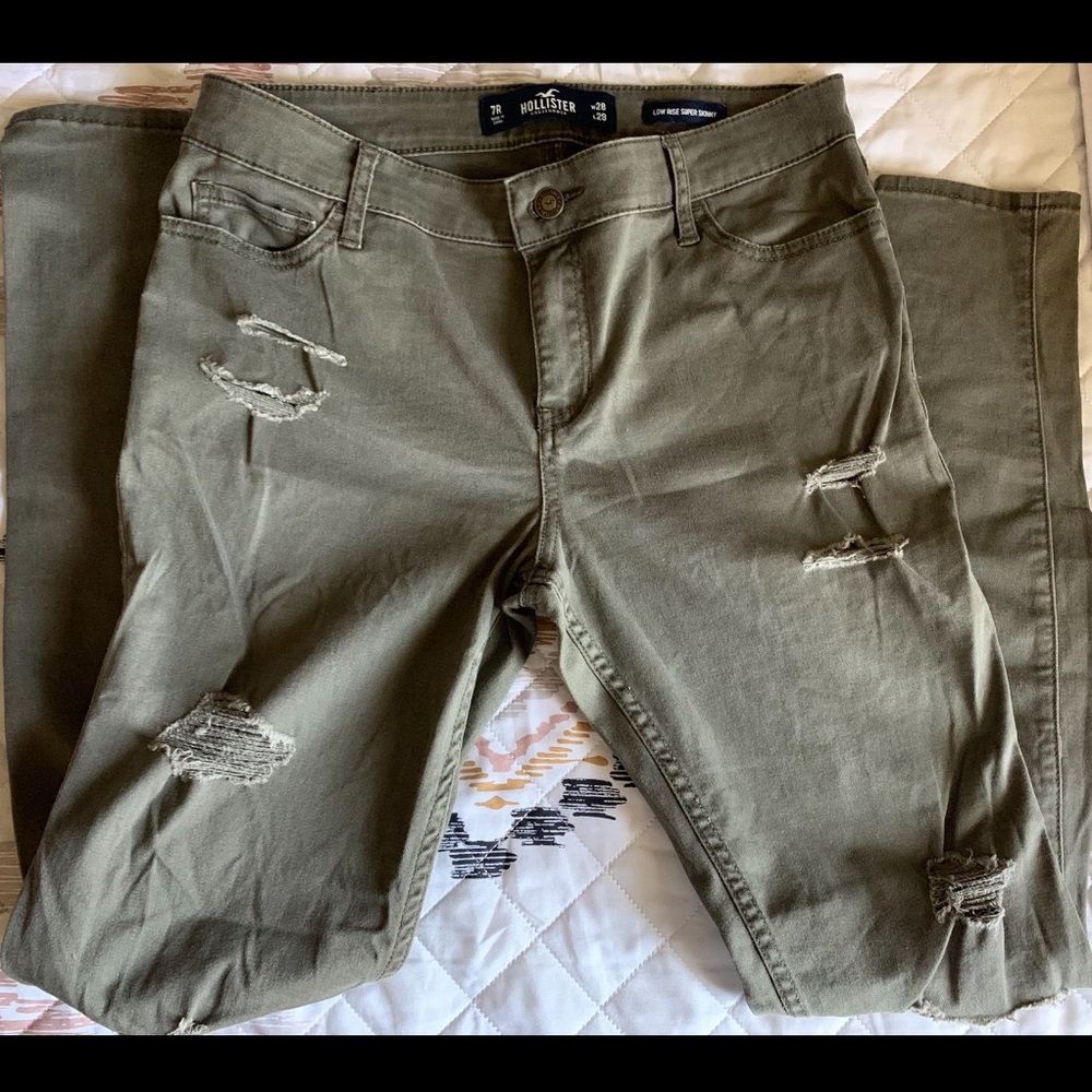 Women’s Hollister Jeans.